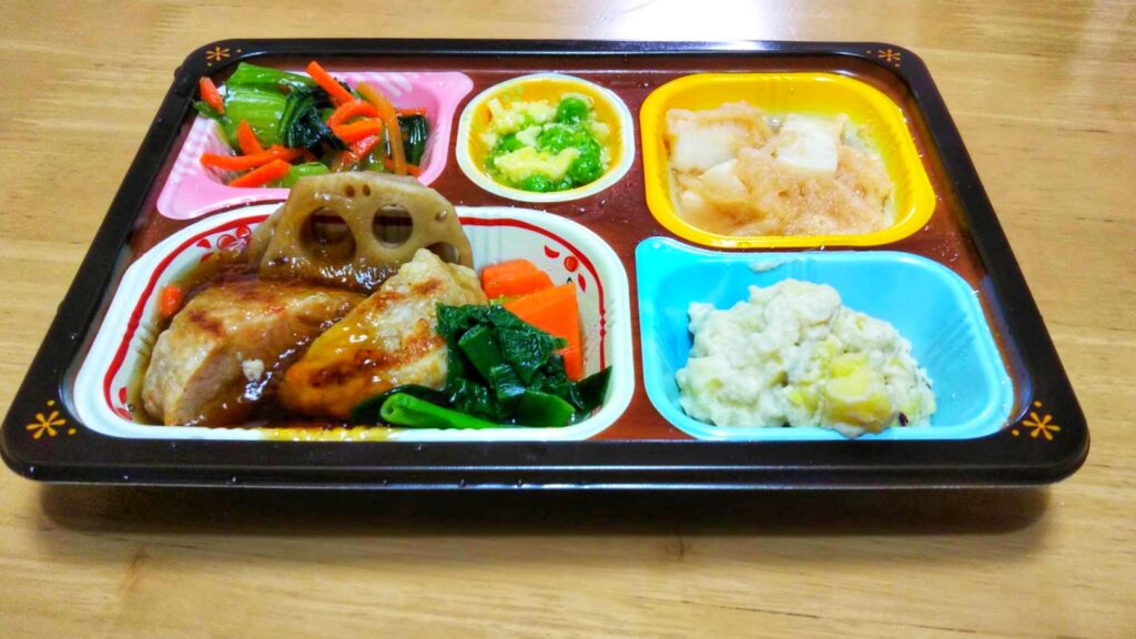 食宅便「鶏つくねと野菜の照りだれ弁当」の画像