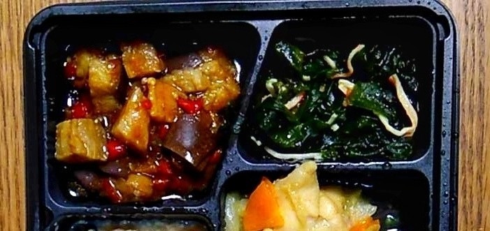 ピーマンとナスの炒め物・ワカメとカニカマのゴマ風味の拡大画像