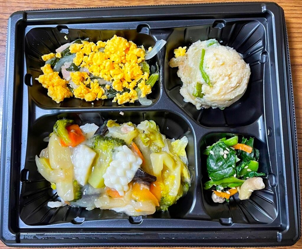 ワタミの宅食・まごころ手鞠コース「八宝菜弁当」