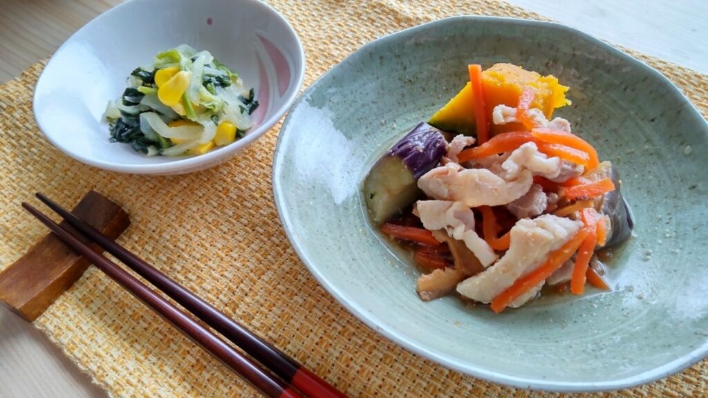 制限食料理キット・栄養バランスコース「茄子と南瓜のごま酢和え」の完成画像