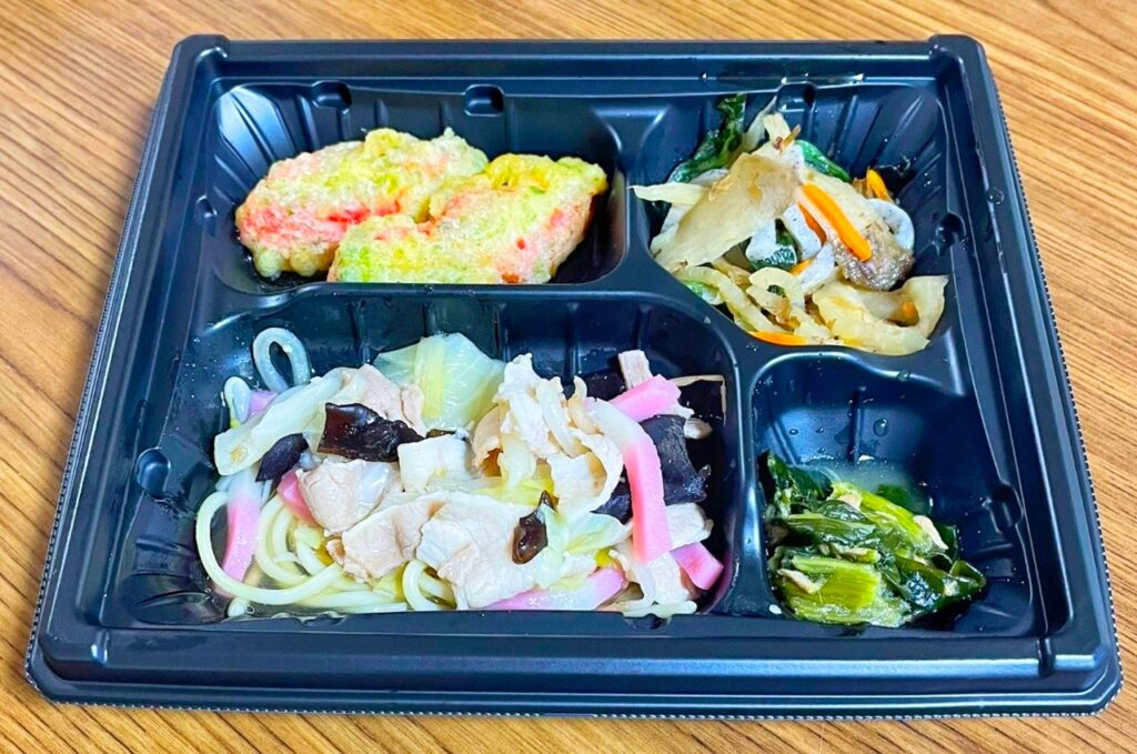 豚と野菜の炒め煮弁当の画像