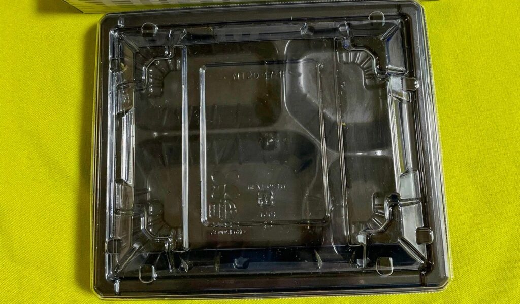 水洗いしたあとの容器の画像