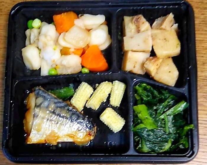 サバの味噌煮弁当の画像